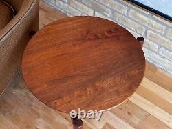 Table d'appoint en bois de noyer à trépied Jens Risom Design Inc Knoll DWR Vtg Danish Mcm