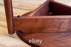 Table d'appoint en bois de noyer à trépied Jens Risom Design Inc Knoll DWR Vtg Danish Mcm