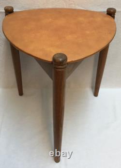 Tables empilables, pieds tripodes, côtés emboîtables, ensemble de 3 couleurs du milieu du siècle, ensemble de 3 tables vintage