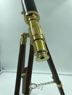 Télescope en laiton de la marine antique de 20 pouces de haut avec trépied en bois