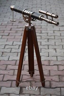 Télescope en laiton sur trépied en bois antique pour cadeau.