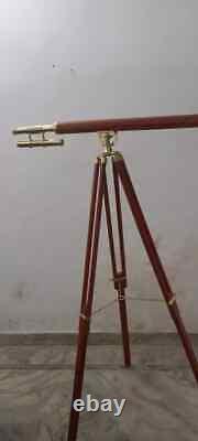 Télescope nautique en laiton antique sur trépied en bois standing maritime