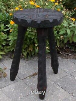 Unique Vieille Main En Bois Sculpté Tripod Tabouret De Traite Pedestal Table Barn Pays