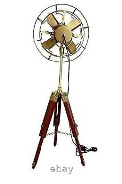 Ventilateur en laiton antique avec trépied en bois fonctionnant nautique pour une utilisation à domicile ou au bureau