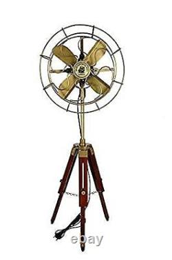 Ventilateur en laiton antique avec trépied en bois fonctionnant nautique pour une utilisation à domicile ou au bureau