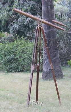 Vieux Port En Laiton Antique De Maître De Télescope Étage En Bois Debout De Plancher De Trépied