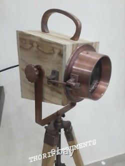 Vintage Caméra Industrielle Spot Light Recherche Lampe De Sol Léger Avec Trépied En Bois