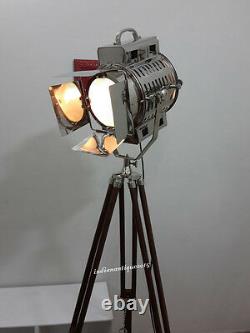 Vintage Grande Lampe De Recherche Nautique Lampadaire / Théâtre Spot Light Trépied En Bois