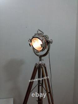 Vintage Hollywood Designer Spotlight Avec Lampe De Sol En Bois Trépied Stand