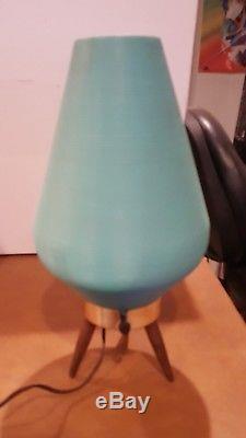 Vintage MID Century Modern Atomic Beehive Lampe Turquoise Teal Jambes De Trépied En Bois
