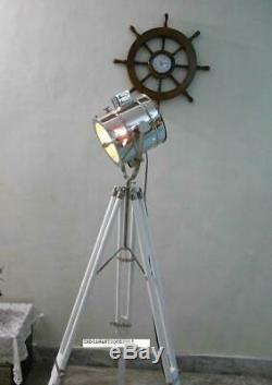 Vintage Recherche Lampadaire Avec Lumière Blanche Trépied Et Spot Lampe En Bois