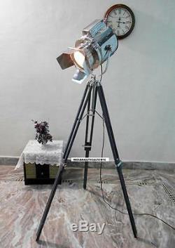 Vintage Searchlight Lampadaire W / Noir Trépied En Bois Floor Stand Spot Light